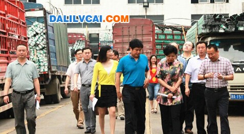长沙副市长在振升铝材发货区