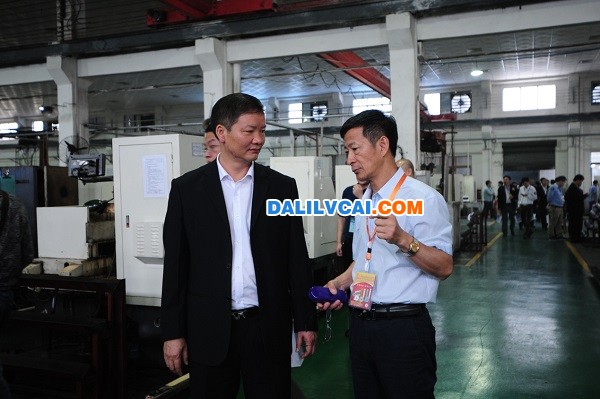 卢继延主任和兴顺模具高层领导交流