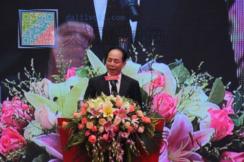 坚美铝业集团董事长曹湛斌 坚美铝业集团董事长曹湛斌发表讲话