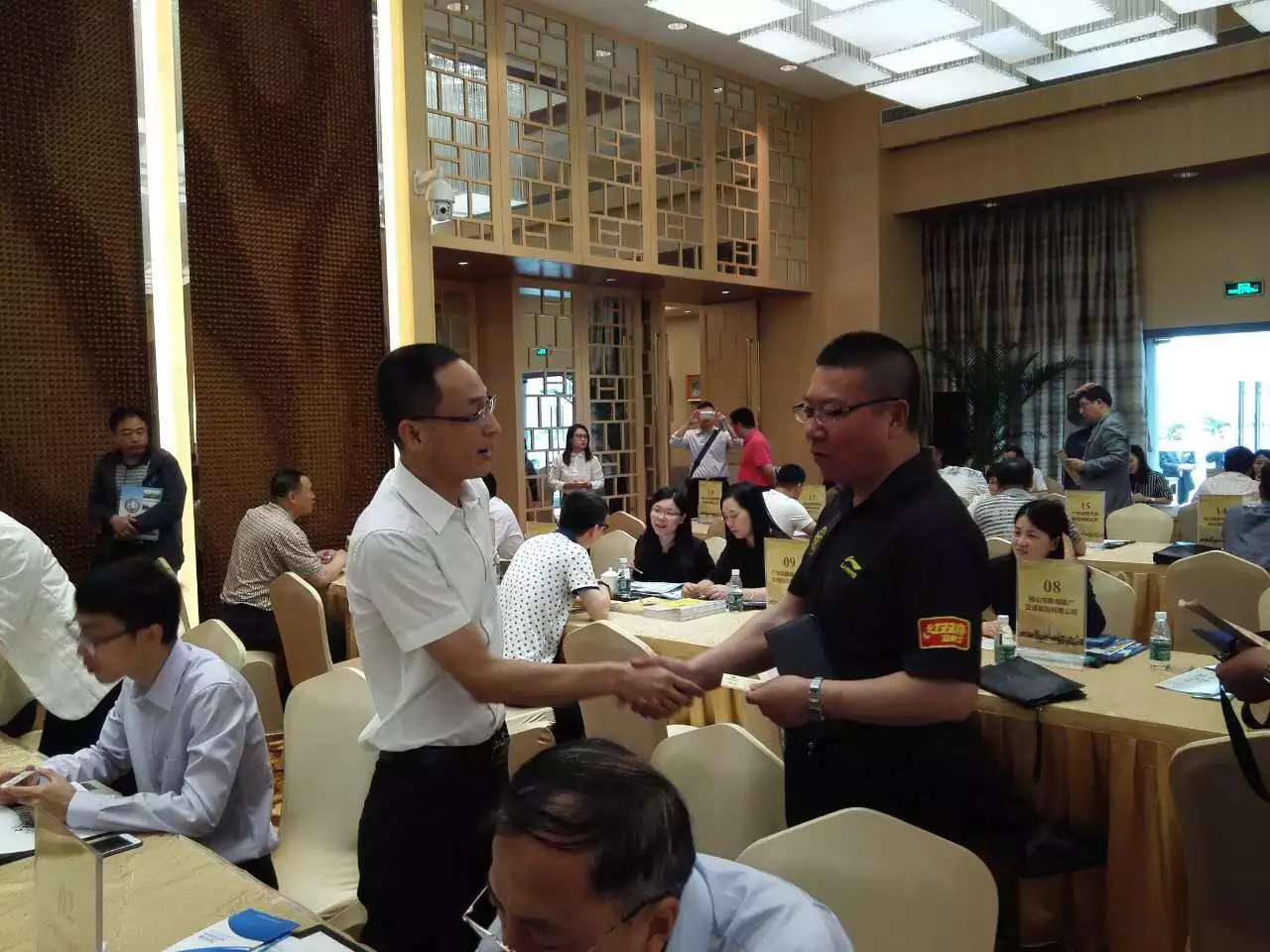 华昌铝业领导接见各单位领导