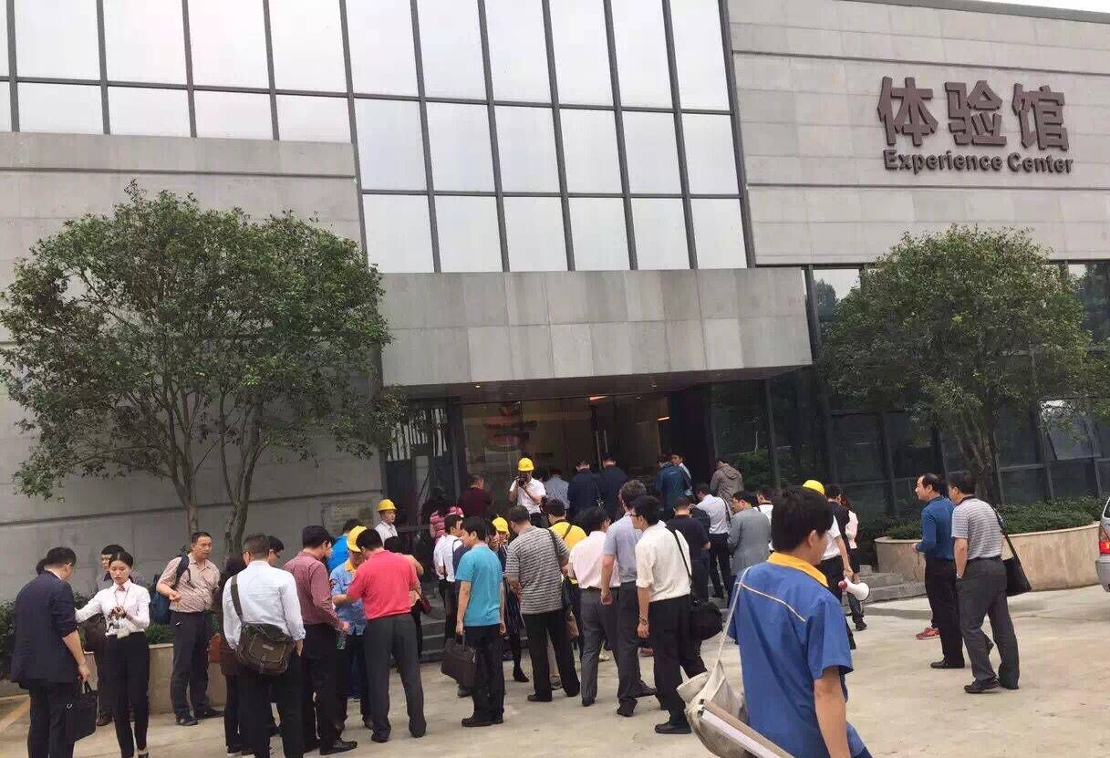 吉林高校、南海行政企事业单位领导参观华昌铝型材体验馆