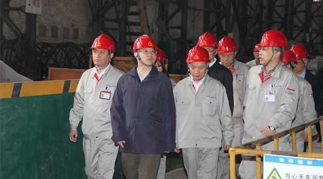 中铝公司党组副书记、总经理余德辉在东轻公司现场调研